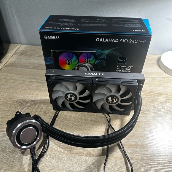 Lian Li Galahad AIO 240 RGB - Picture 8 of 8